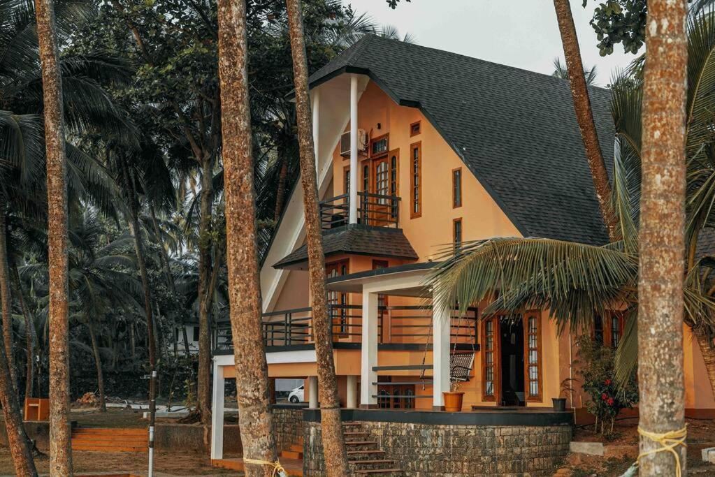 Baywatch By Grha - A Picturesque Beachfront Villa Kozhikode Exteriör bild