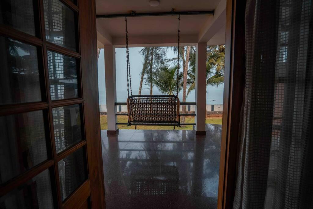 Baywatch By Grha - A Picturesque Beachfront Villa Kozhikode Exteriör bild