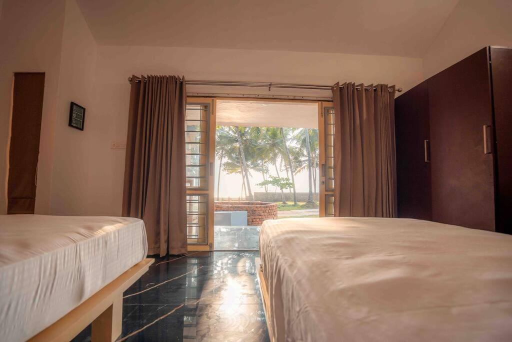 Baywatch By Grha - A Picturesque Beachfront Villa Kozhikode Exteriör bild