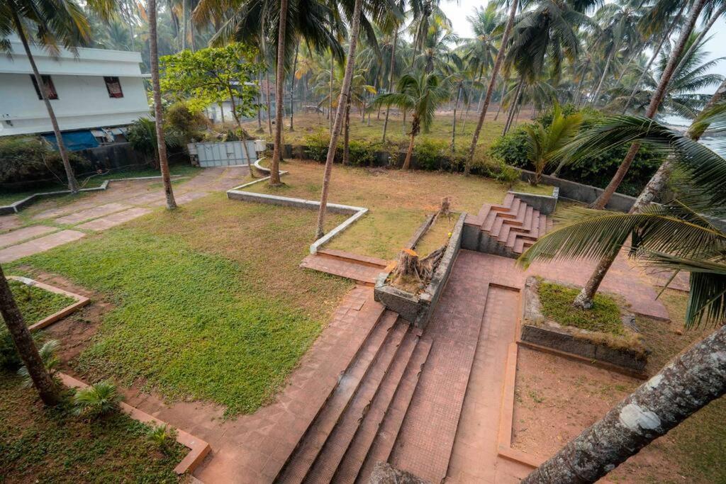 Baywatch By Grha - A Picturesque Beachfront Villa Kozhikode Exteriör bild