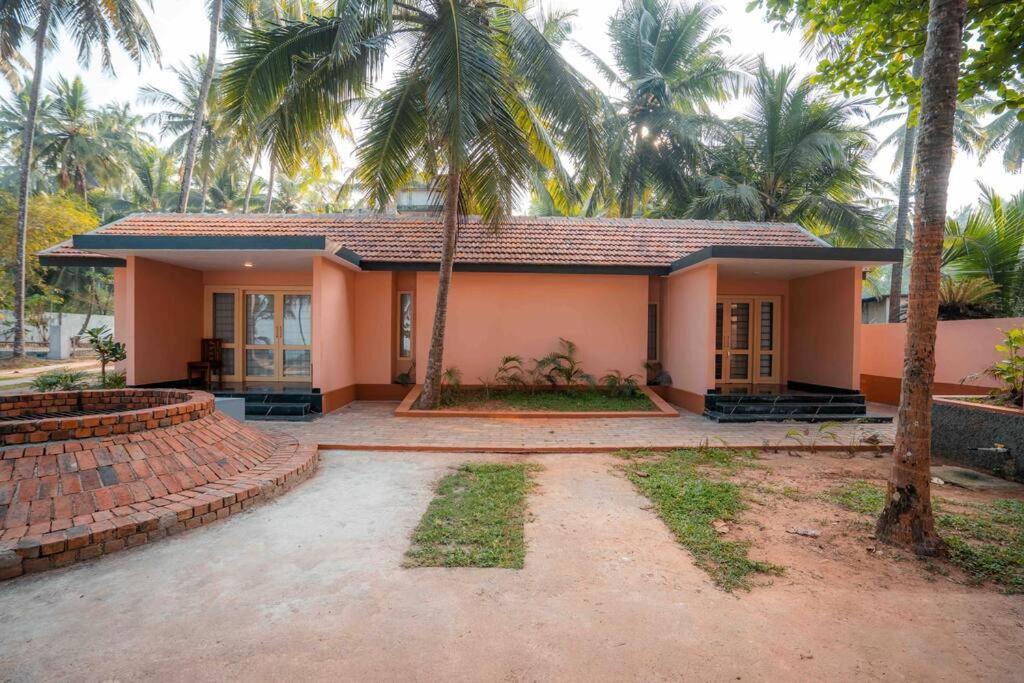 Baywatch By Grha - A Picturesque Beachfront Villa Kozhikode Exteriör bild