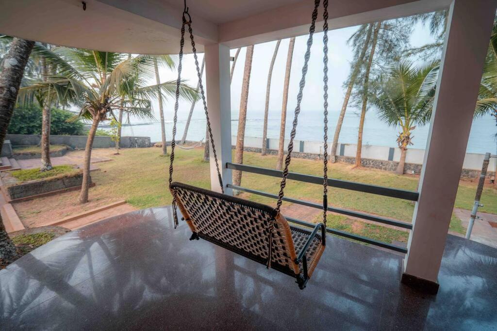 Baywatch By Grha - A Picturesque Beachfront Villa Kozhikode Exteriör bild